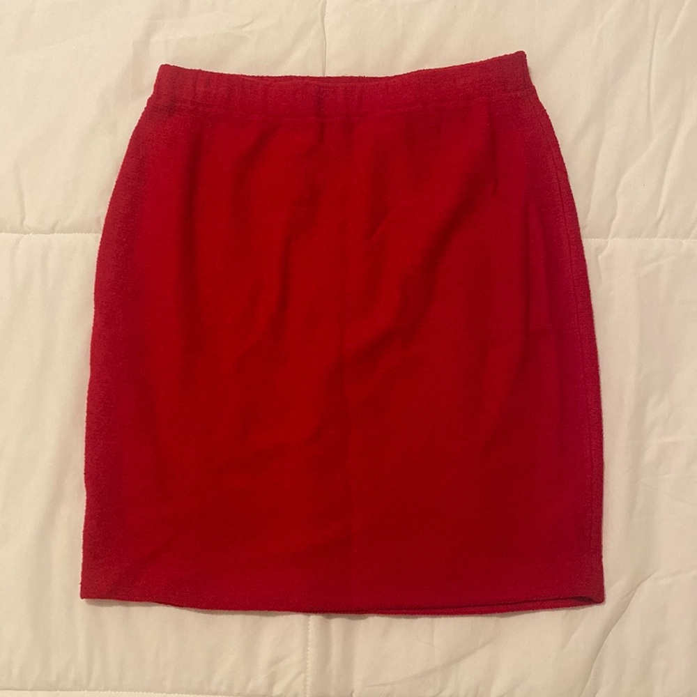 Lipstick red knitted skirt St. John collection by Marie Gray
